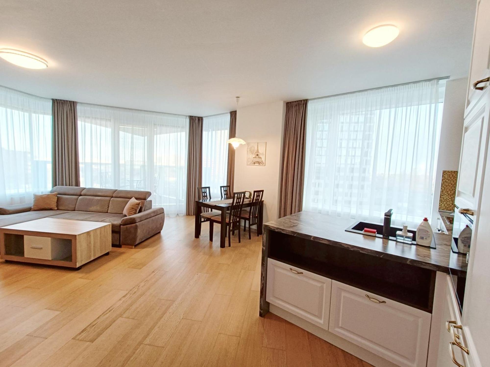 Sag Panorama City Apartment 3 Rooms Free Parking Free Wifi บราติสลาวา ภายนอก รูปภาพ