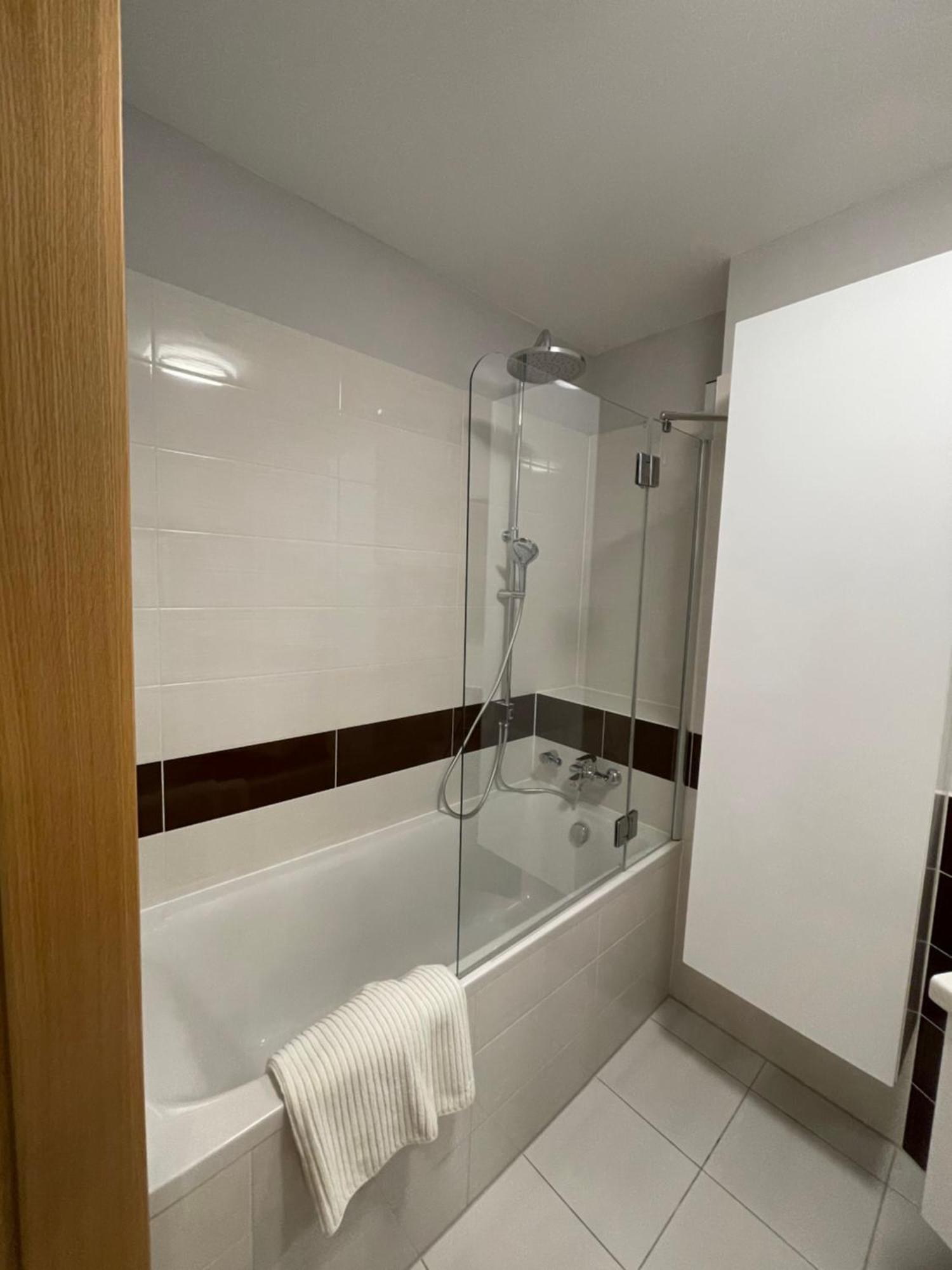 Sag Panorama City Apartment 3 Rooms Free Parking Free Wifi บราติสลาวา ภายนอก รูปภาพ