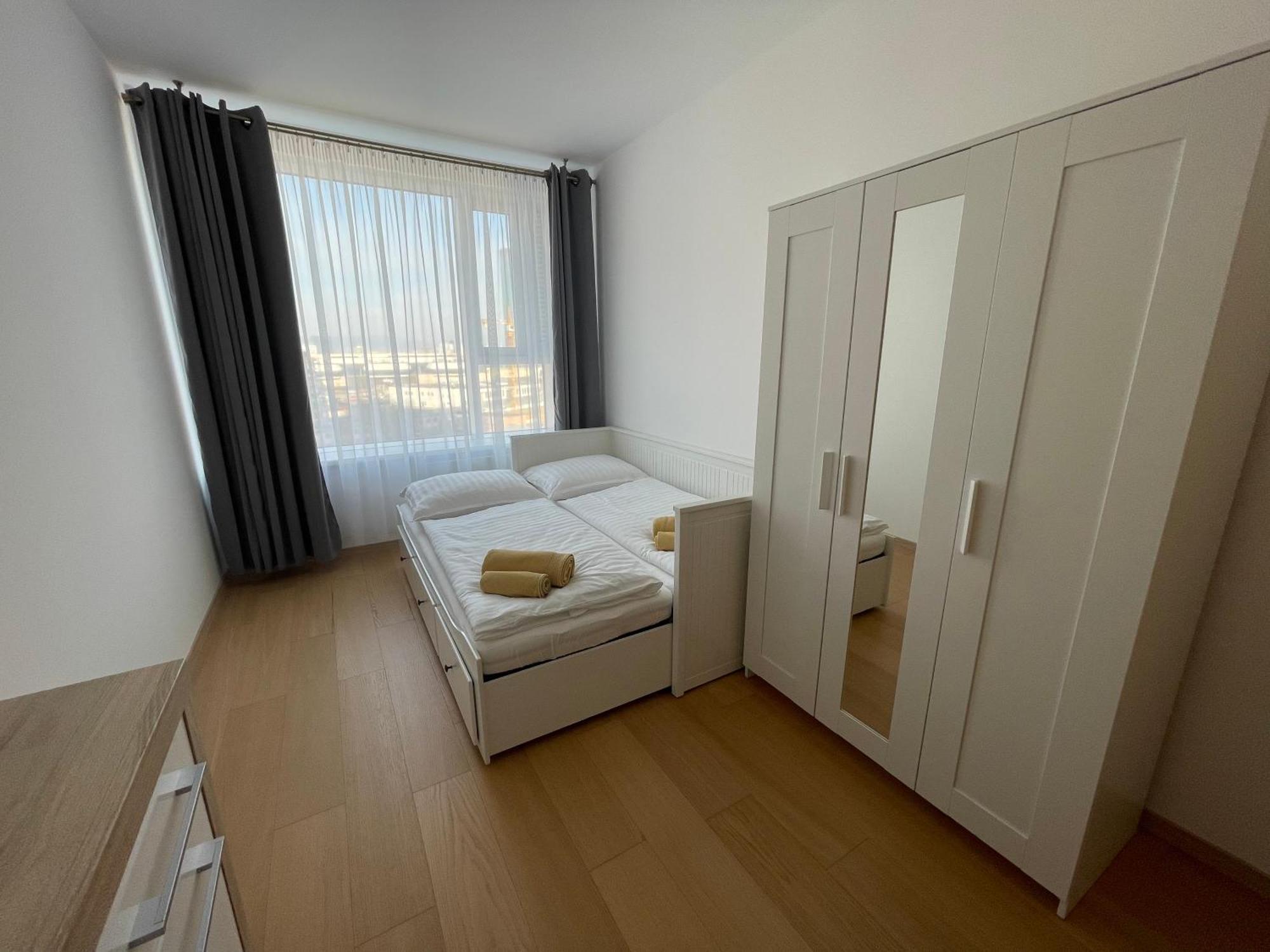 Sag Panorama City Apartment 3 Rooms Free Parking Free Wifi บราติสลาวา ภายนอก รูปภาพ